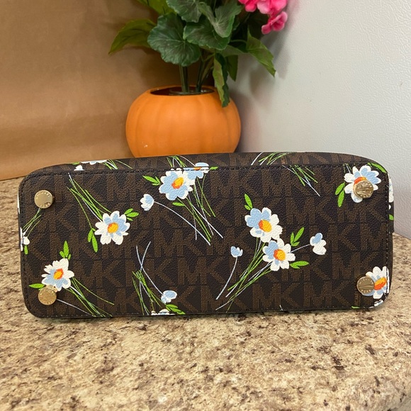 Michael Kors Cindy Floral Satchel - Picture 6 of 8